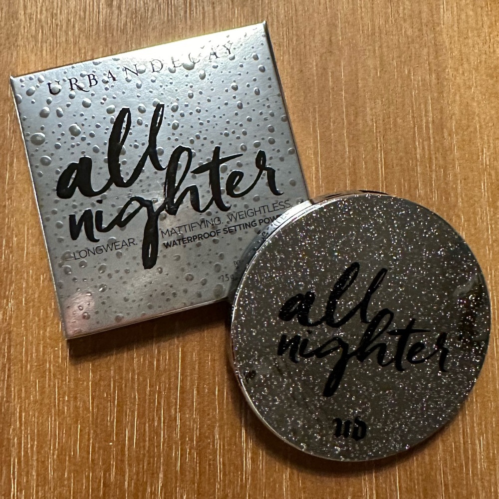 🎉 HOST PICK 🎉 [NEW UNOPENED] URBAN DECAY All Nighter Waterproof Setting Powder